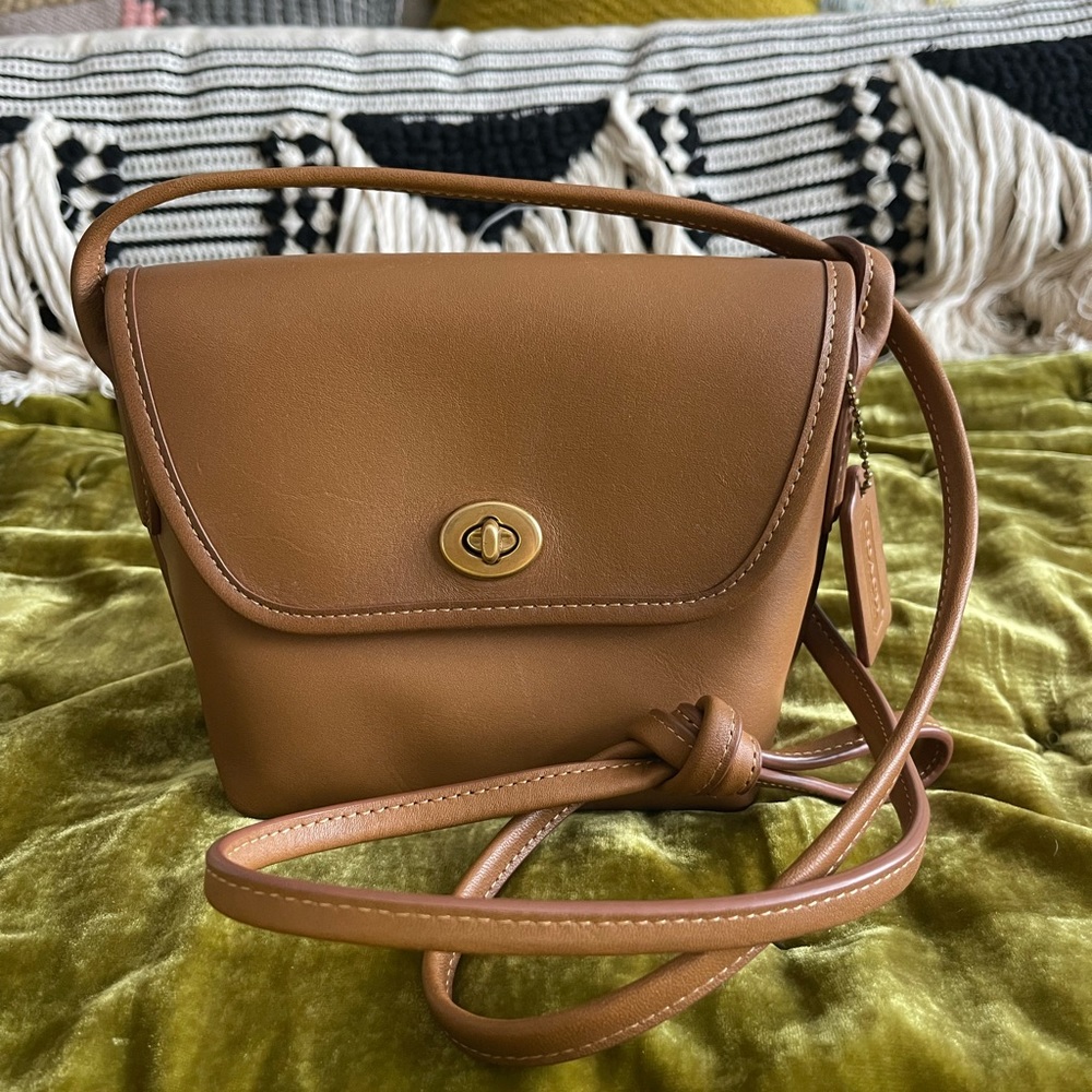 Coach Turnlock Pouch